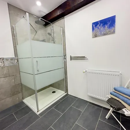 Les Deux Chevaux D'hotes 3* Rouvenac